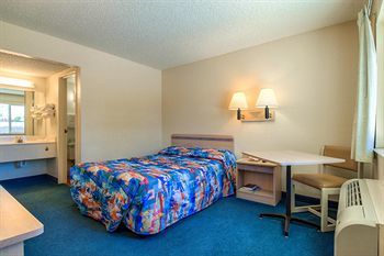 6-lancaster, Ca 2*