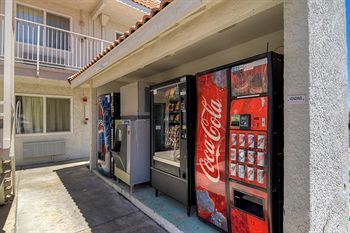 6-lancaster, Ca
