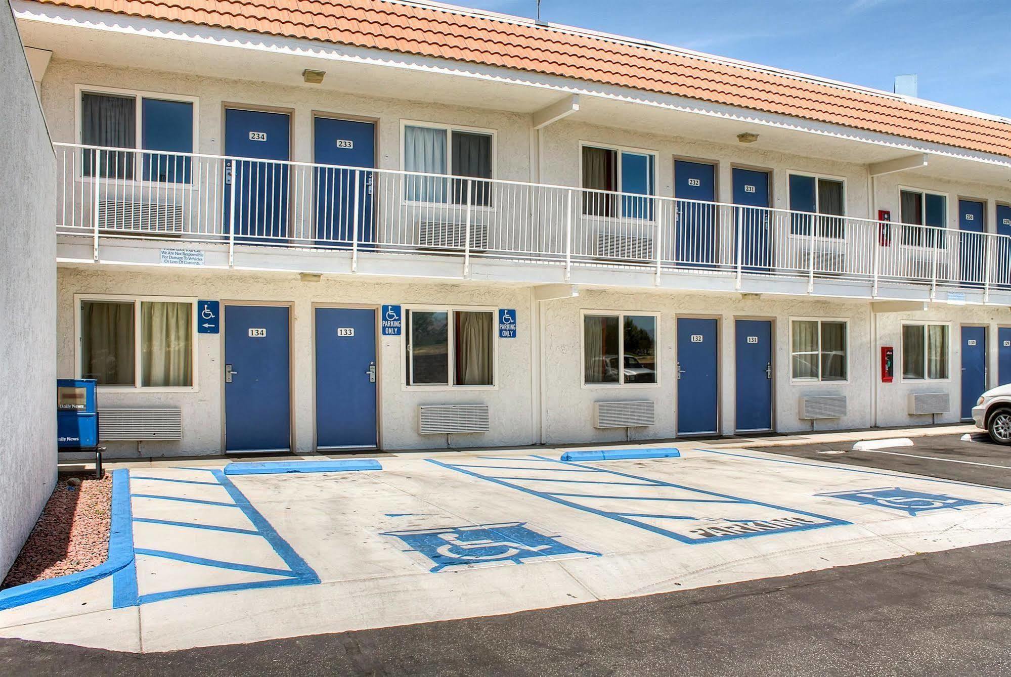 Hotel 6-lancaster, Ca