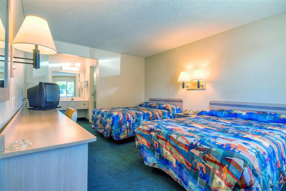 6-lancaster, Ca 2*
